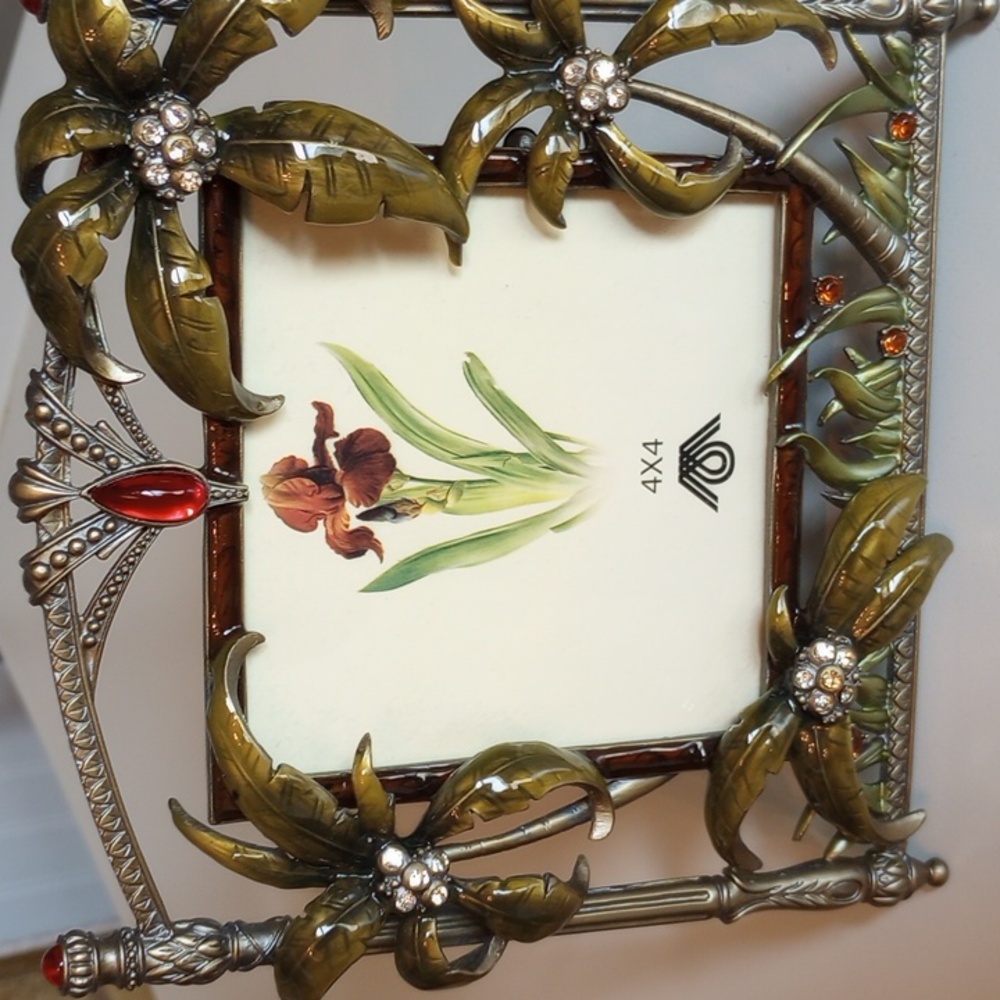 Picture Frame 4 x 4 FREE With $30 Purchase